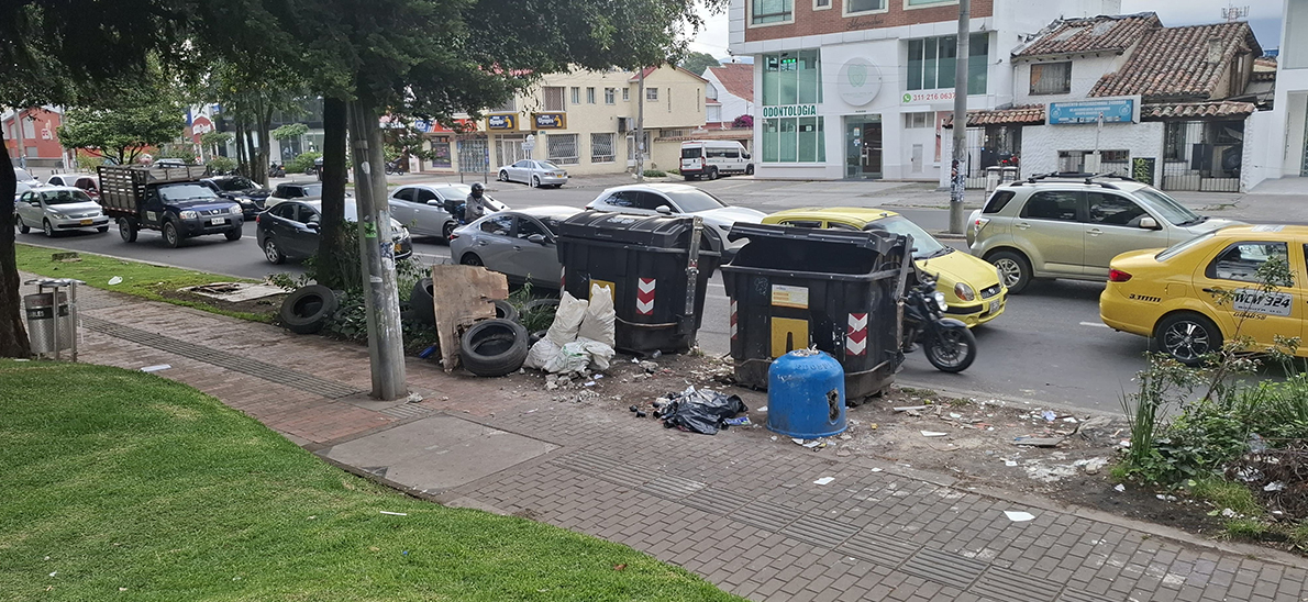 Imagen de contenedores de basura.