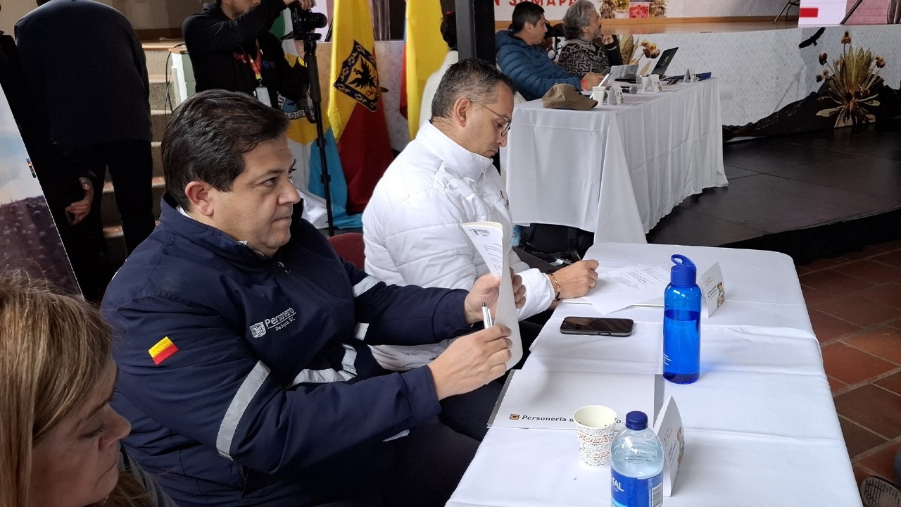 En Sumapaz, el Contralor Julián Ruiz, junto con otros organismos de control y el Alcalde Mayor Carlos Fernando Galán, participó en la Sesión Plenaria Ordinaria que llevó a cabo el Concejo de Bogotá en esta Localidad.