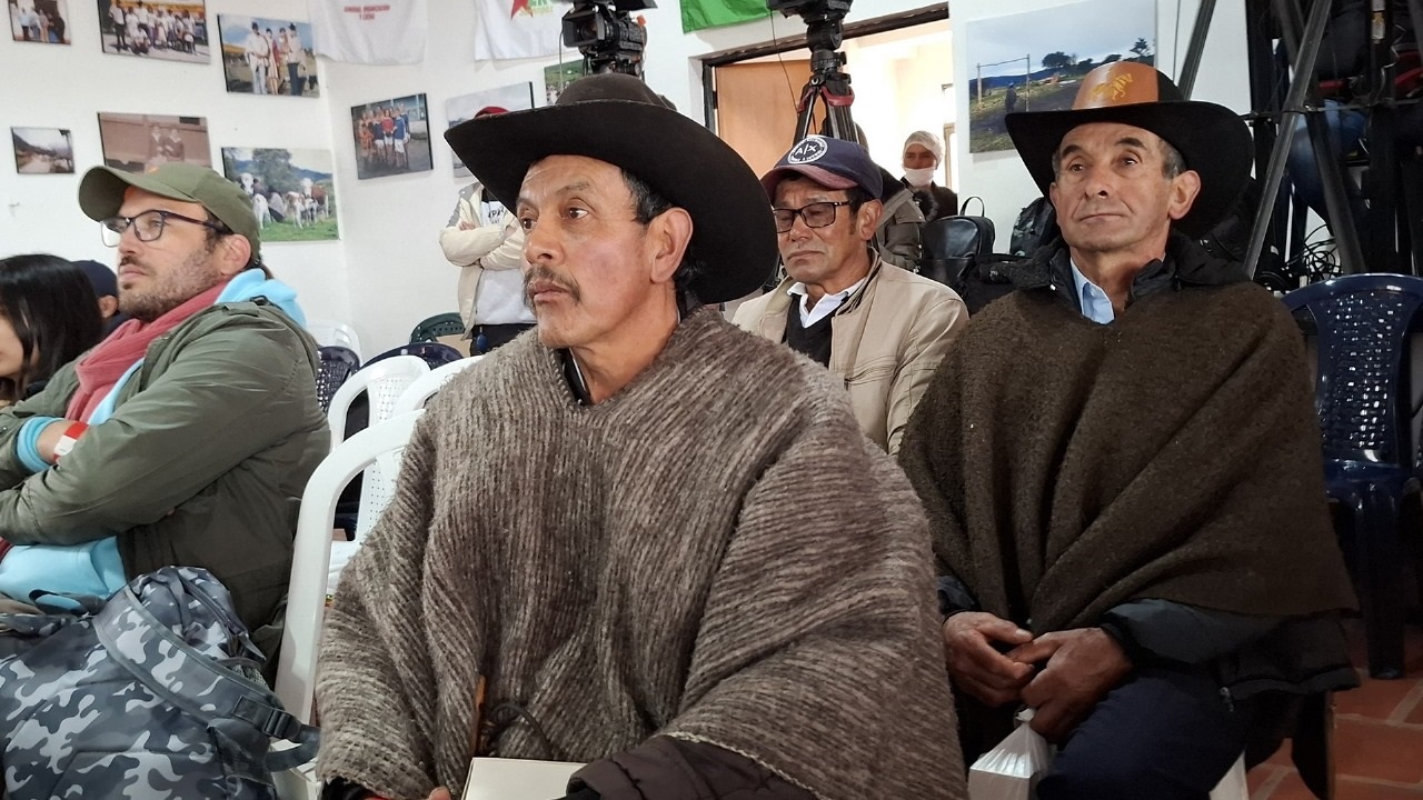 En Sumapaz, el Contralor Julián Ruiz, junto con otros organismos de control y el Alcalde Mayor Carlos Fernando Galán, participó en la Sesión Plenaria Ordinaria que llevó a cabo el Concejo de Bogotá en esta Localidad.