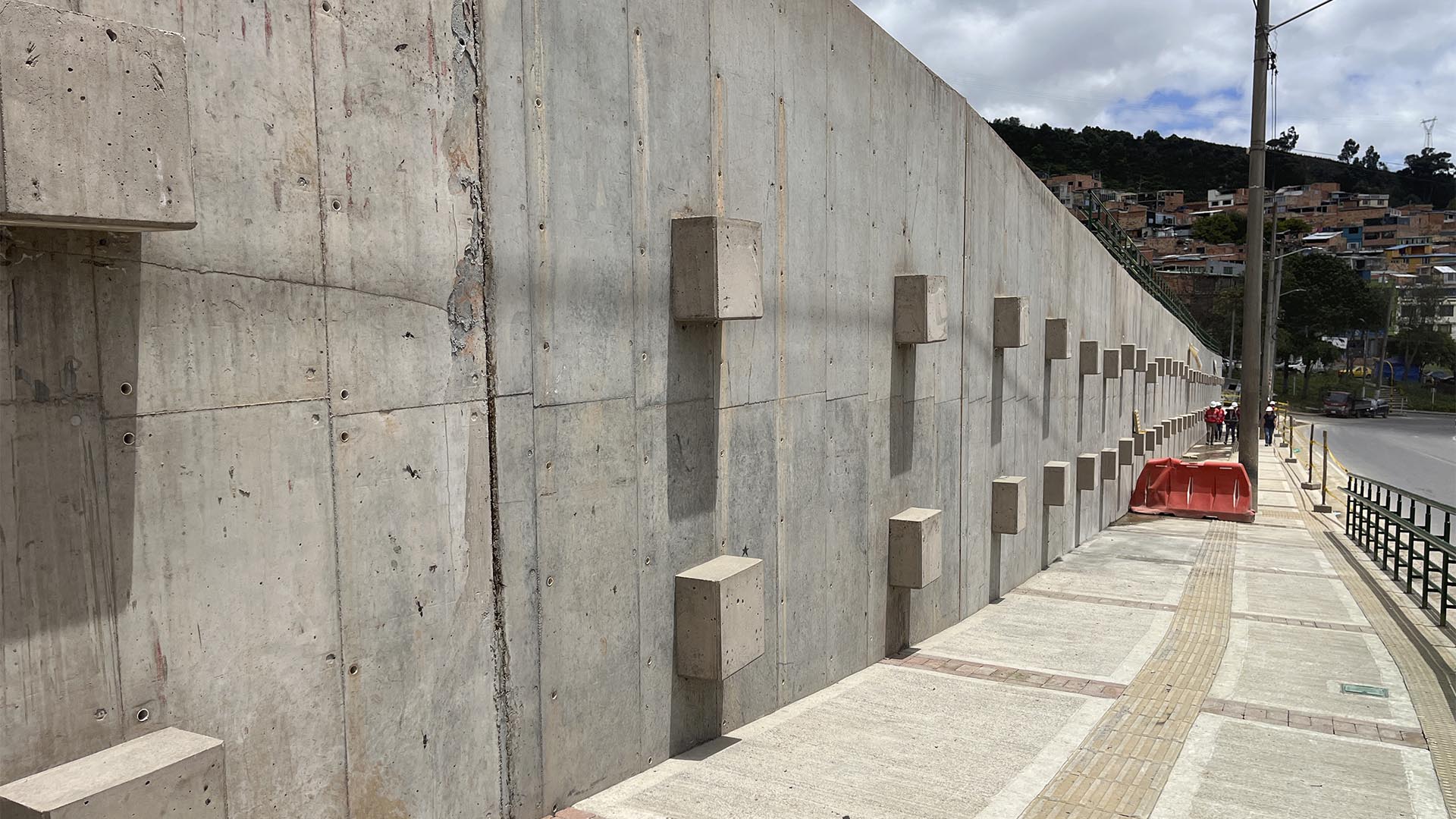 La Dirección de Participación Ciudadana de la Contraloría llevó a cabo una visita especial a la Localidad de San Cristóbal, a obras de mitigación en el barrio La Colmena y al parque La Joyita -entre otras-. Estas visitas seguirán adelantándose por toda la ciudad.
