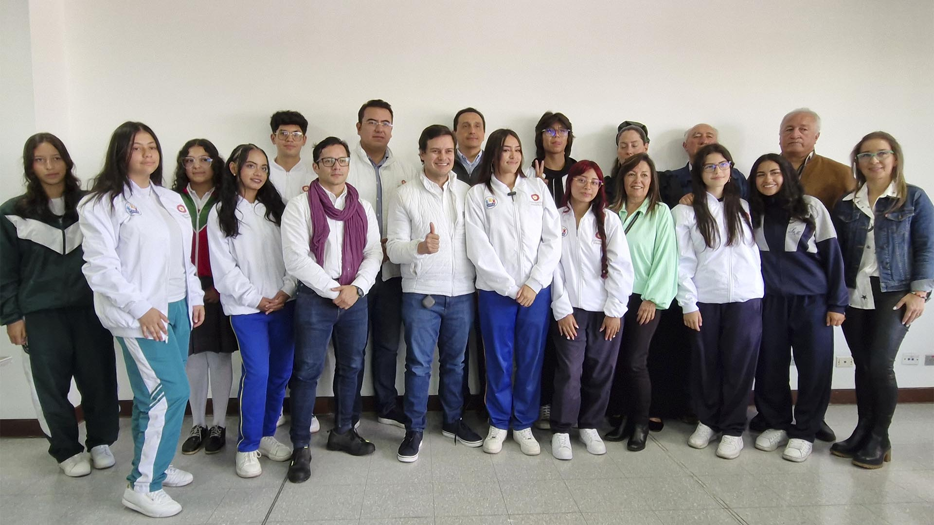 En la Mesa Técnica sobre el Programa de Alimentación Escolar -PAE-, participaron Contralores Estudiantiles de diferentes Instituciones Educativas Distritales (IED), funcionarios de la Secretaría de Educación Distrital, y las Direcciones de Educación y de Participación Ciudadana de la Contraloría.