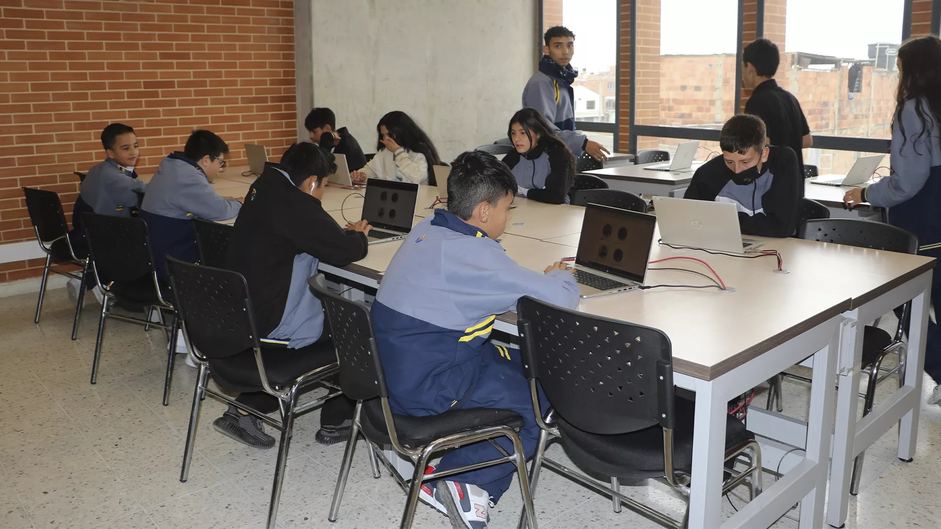 En Bosa, se llevó a cabo la jornada de elección del Gobierno Escolar en los colegios de Bogotá para elegir Contralores, Personeros y Cabildantes Estudiantiles 2024.