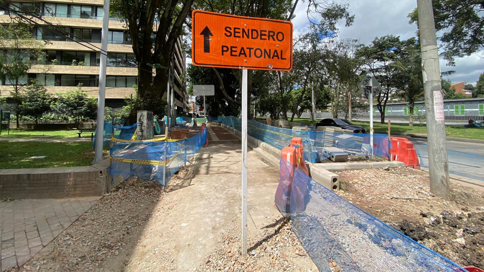 La Dirección de Movilidad recorrió las obras de andenes y ciclorutas de Autonorte (entre calles 80 y 128) donde el Distrito invierte más de $58.000 millones y que buscan beneficiar a más de 115 mil habitantes de las localidades de Usaquén y Chapinero.