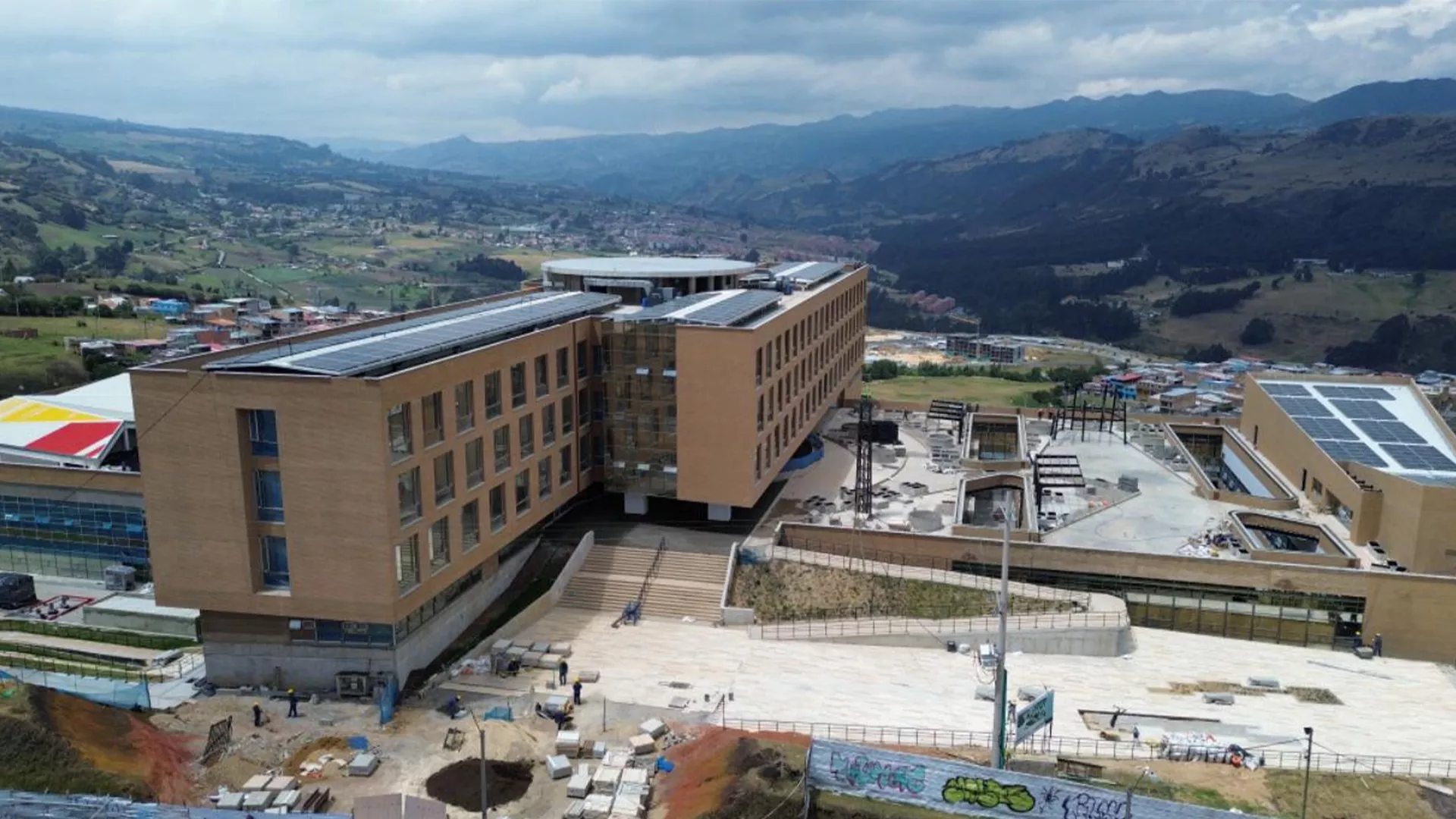 La Contraloría recorrió este megaproyecto, en el que el Distrito invierte más de $292 mil millones, para verificar su avance.