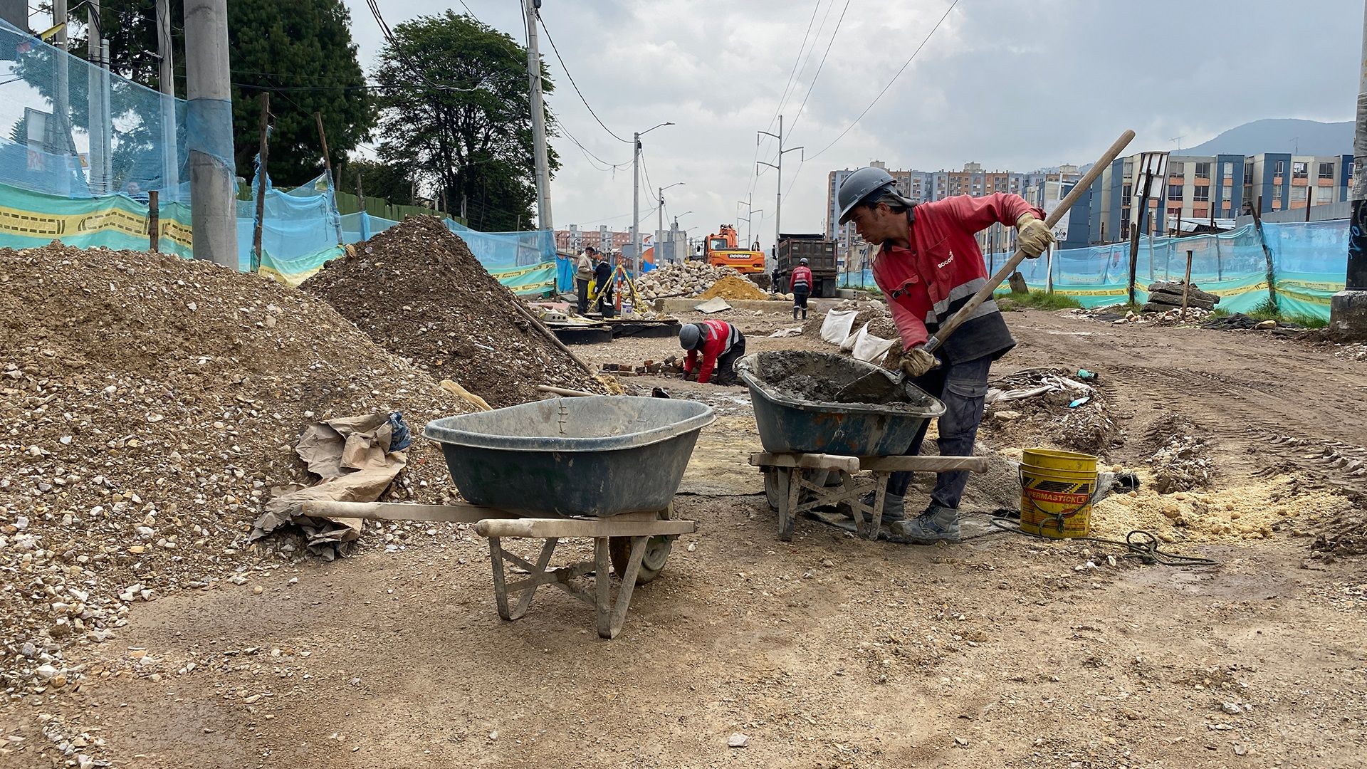 La Contraloría visitó dos importantes obras de movilidad que se desarrollan en el norte de Bogotá: la Avenida Laureano Gómez y la Avenida Rincón. El objetivo, constatar el avance de estos proyectos que están en seguimiento bajo el programa ´Vamos a la Obra´.