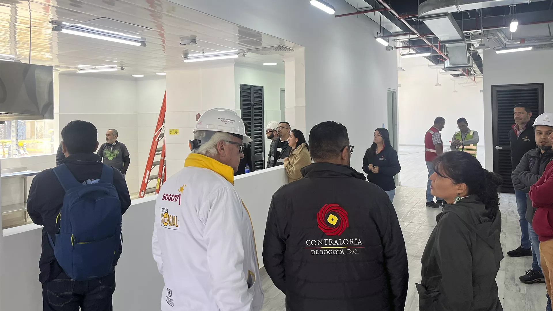 La Dirección Sectorial de Integración Social llevó a cabo visitas de inspección a los Centros de Desarrollo Comunitario (CDC) Tibabuyes (Suba), El Camino (Engativá) y María Goretti (Barrios Unidos); para hacerle seguimiento a los avances de estas tres obras que constan de: jardín infantil, teatro y comedor comunitario, entre otros servicios.