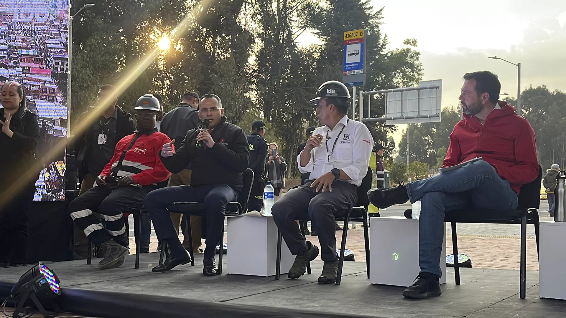 La Avenida Guayacanes, en las localidades de Kennedy y Bosa (12.6 kilómetros) fue finalizada y entregada a la ciudad después de mas de cinco años de construcción. Este importante proyecto contó con acompañamiento permanente de la Contraloría de Bogotá D.C. a través del programa ‘Vamos a la Obra’.