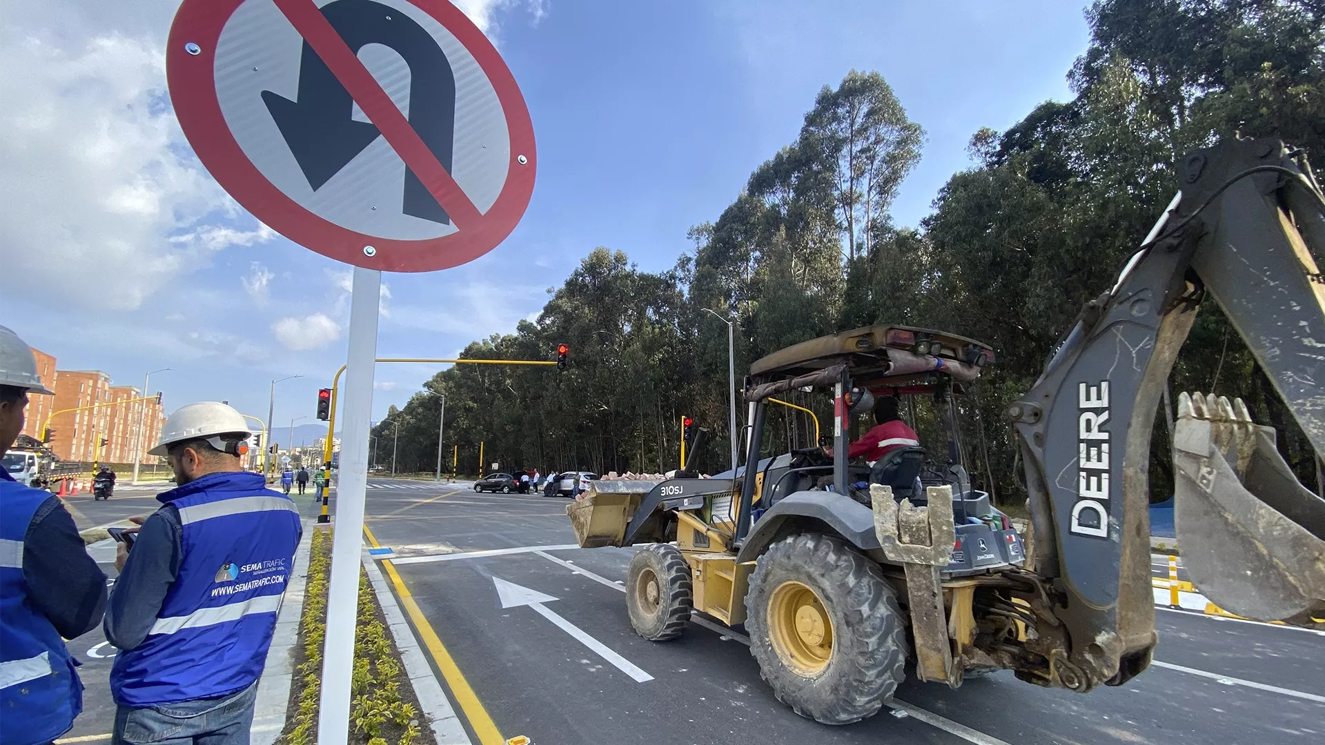 La Avenida Guayacanes, en las localidades de Kennedy y Bosa (12.6 kilómetros) fue finalizada y entregada a la ciudad después de mas de cinco años de construcción. Este importante proyecto contó con acompañamiento permanente de la Contraloría de Bogotá D.C. a través del programa ‘Vamos a la Obra’.