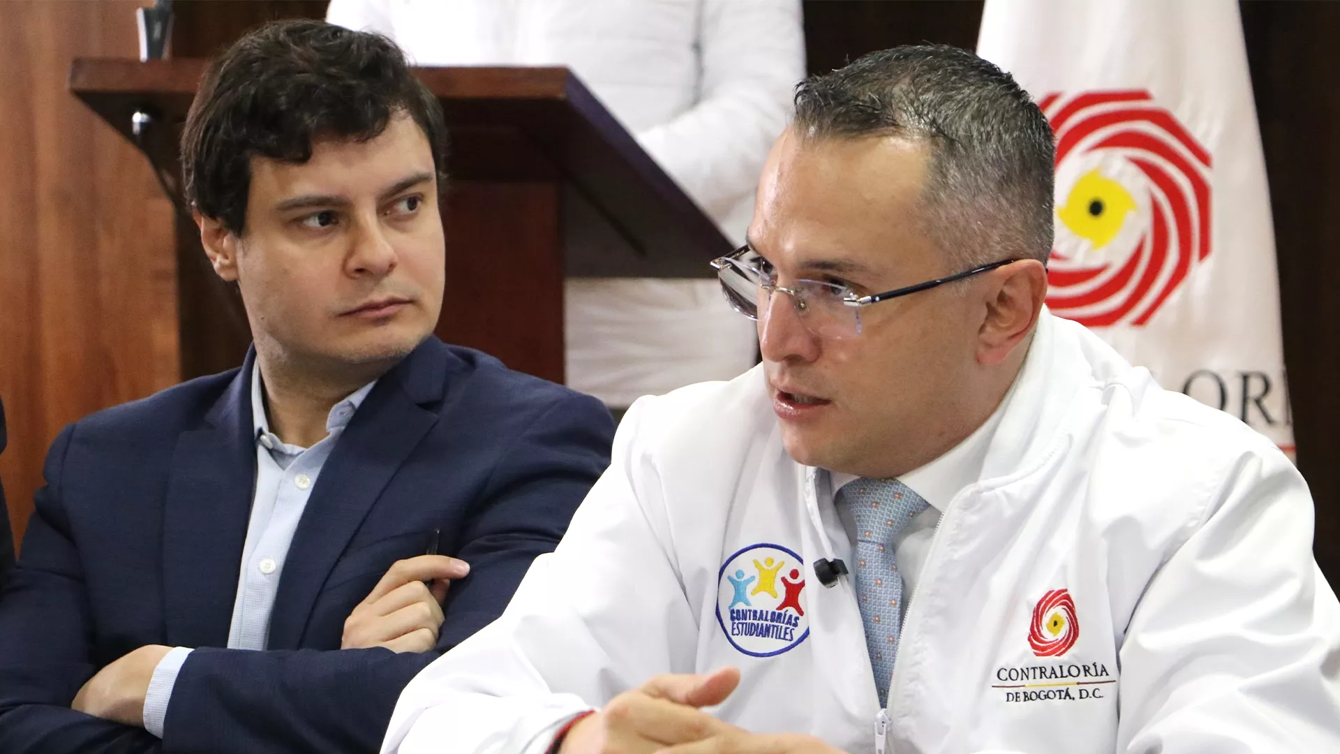 En el Salón de Contralores de la Contraloría de Bogotá D.C. fue instalada la Red Distrital de Contralores Estudiantiles 2024, evento que fue liderado por el contralor, Julián Ruiz; el director de Participación Ciudadana, David José Valencia; el director de Educación, Andrés Rojas; y el subsecretario de Participación Ciudadana de la Secretaría de Educación, Diego Escallón.
