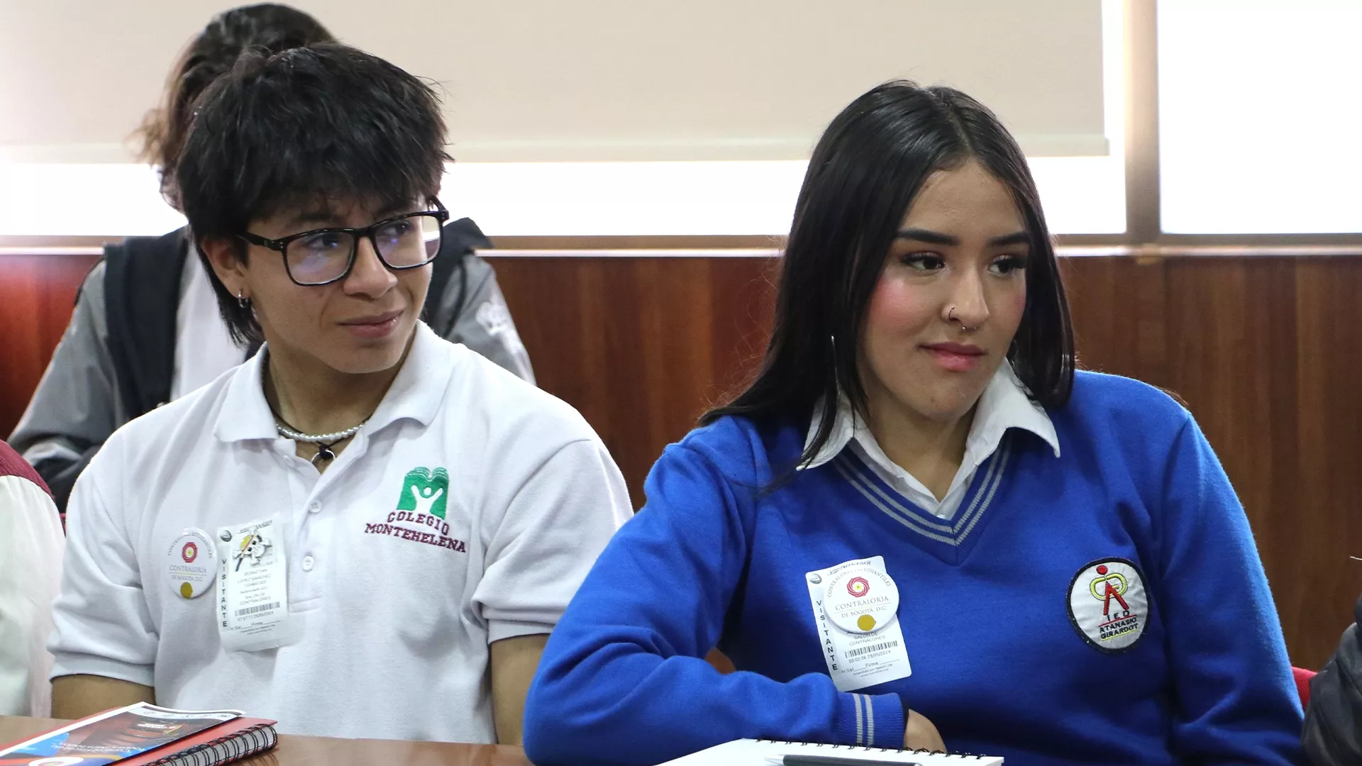 En el Salón de Contralores de la Contraloría de Bogotá D.C. fue instalada la Red Distrital de Contralores Estudiantiles 2024, evento que fue liderado por el contralor, Julián Ruiz; el director de Participación Ciudadana, David José Valencia; el director de Educación, Andrés Rojas; y el subsecretario de Participación Ciudadana de la Secretaría de Educación, Diego Escallón.