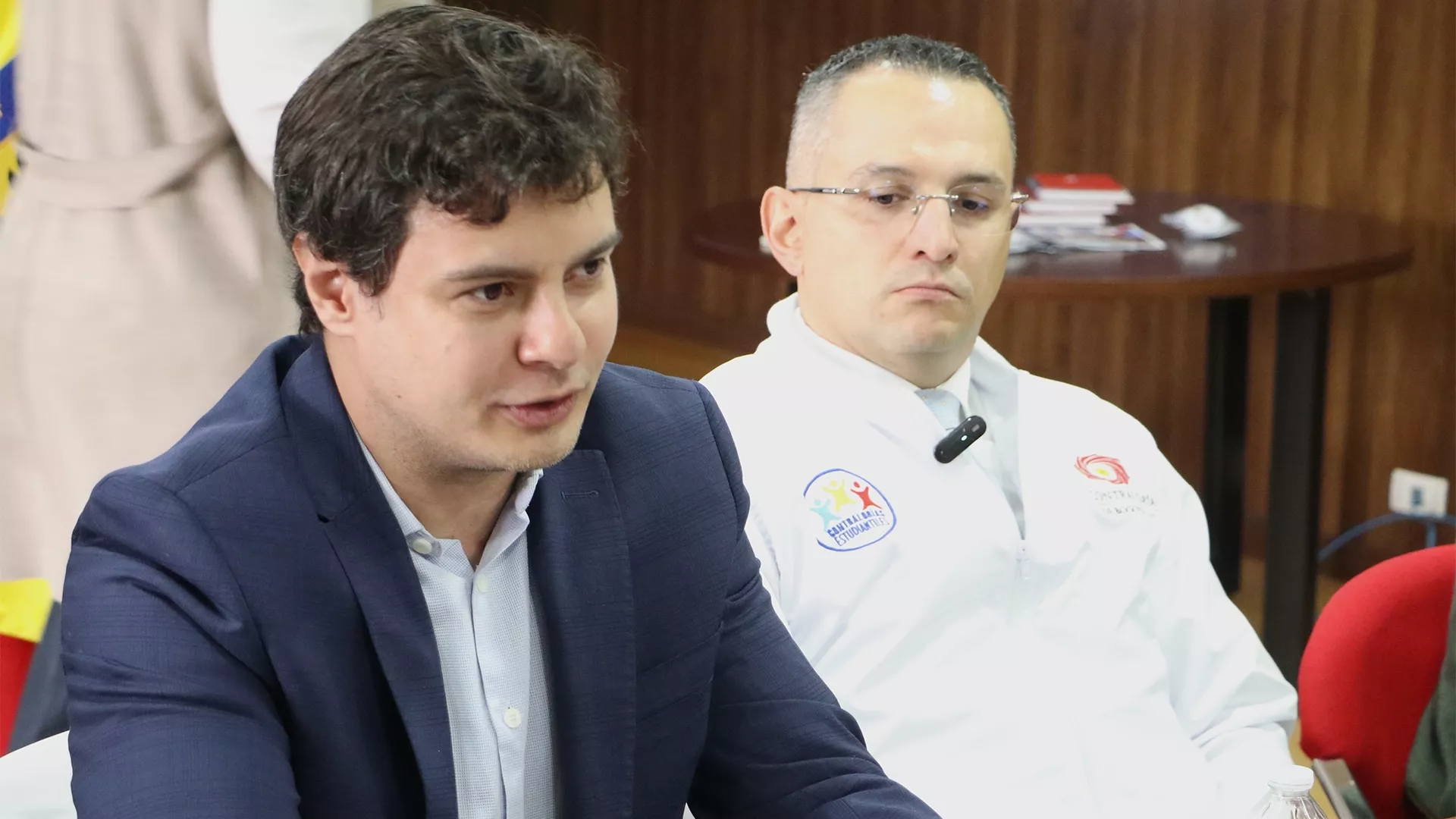 En el Salón de Contralores de la Contraloría de Bogotá D.C. fue instalada la Red Distrital de Contralores Estudiantiles 2024, evento que fue liderado por el contralor, Julián Ruiz; el director de Participación Ciudadana, David José Valencia; el director de Educación, Andrés Rojas; y el subsecretario de Participación Ciudadana de la Secretaría de Educación, Diego Escallón.