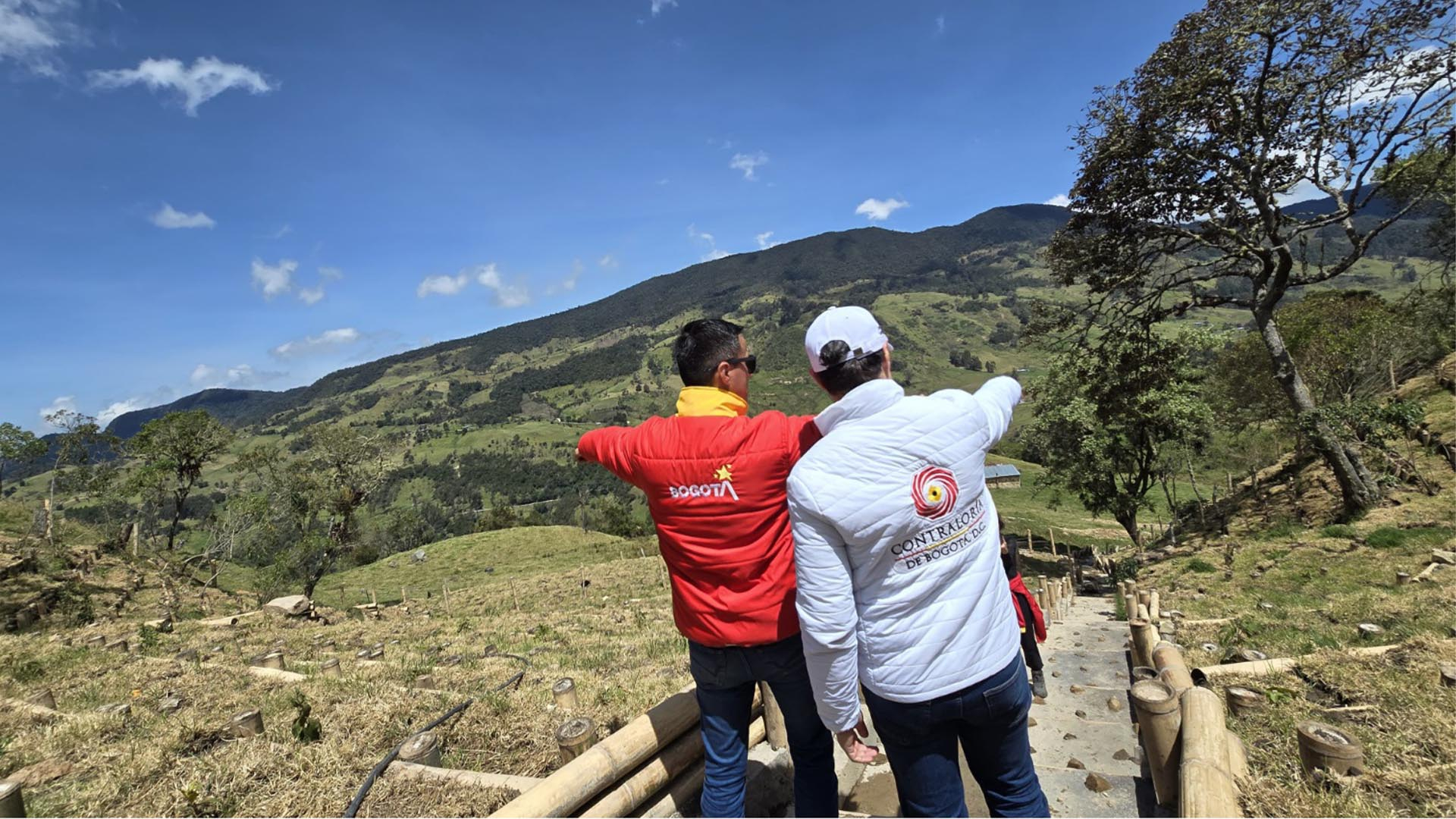 La Dirección de Participación Ciudadana de la Contraloría recorrió Sumapaz para verificar en terreno el estado de las obras viales y para la educación que se llevan a cabo en esa Localidad.