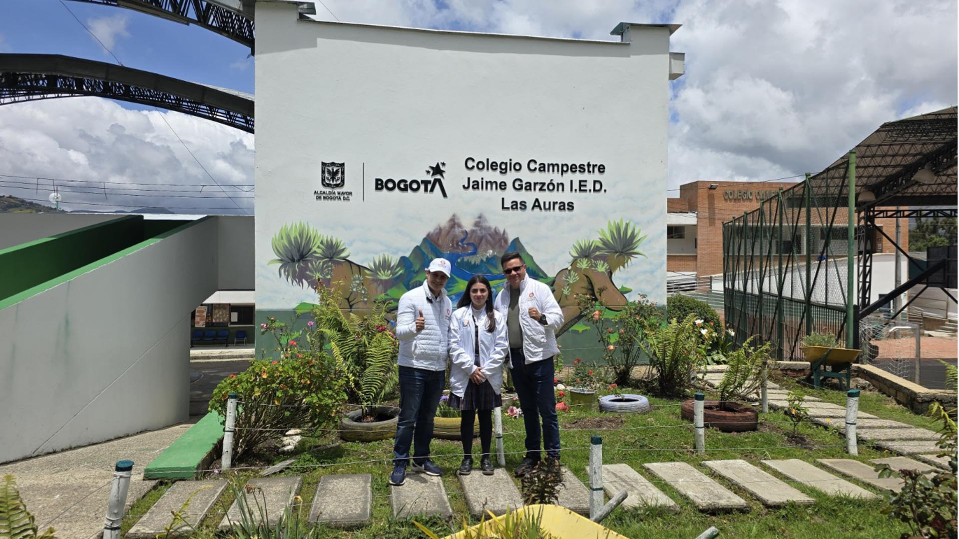 La Dirección de Participación Ciudadana de la Contraloría recorrió Sumapaz para verificar en terreno el estado de las obras viales y para la educación que se llevan a cabo en esa Localidad.