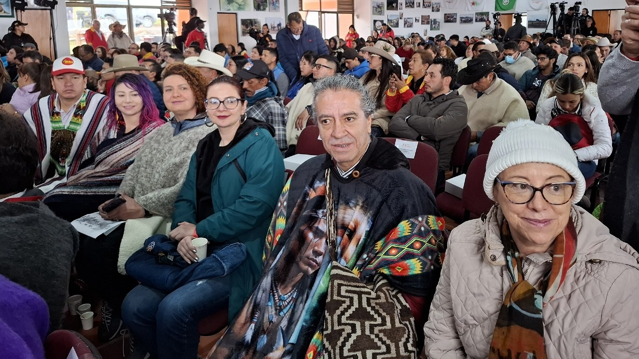 En Sumapaz, el Contralor Julián Ruiz, junto con otros organismos de control y el Alcalde Mayor Carlos Fernando Galán, participó en la Sesión Plenaria Ordinaria que llevó a cabo el Concejo de Bogotá en esta Localidad.